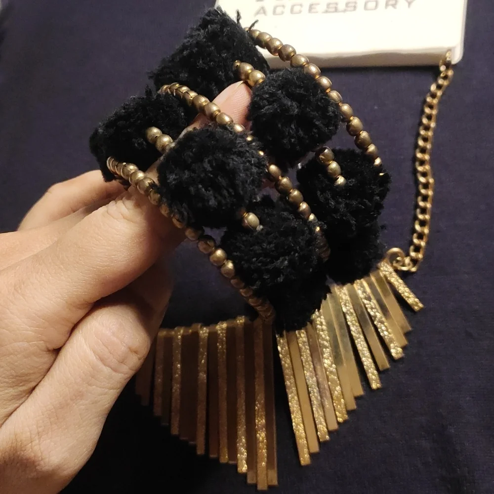 Trendy necklace with pom pom Bollywood style bracelet as freebie - Picture 6 of 6
